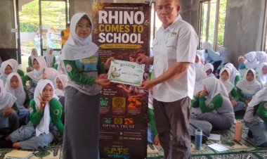 "RHINO COMES TO SCHOOL" ARRIVES AT SMA N 11 PANDEGLANG   More Than 200 Grade 11 Students Encouraged to Become "Rhino Ambassadors"